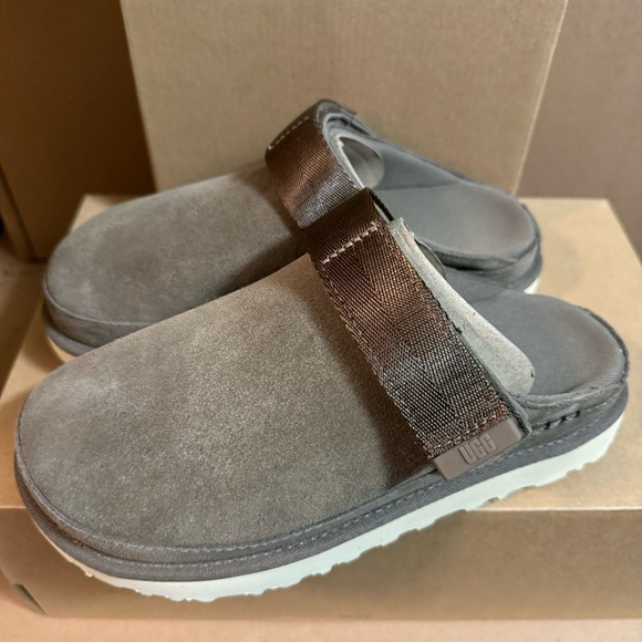 UGG Goldenstar clogs in hickory nwt - Picture 3 of 10